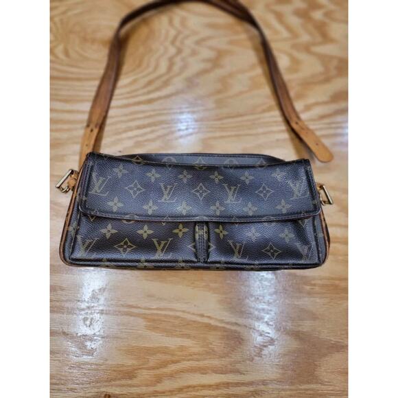 Authentic LOUIS VUITTON Monogram Viva-Cite MM - Picture 1 of 16